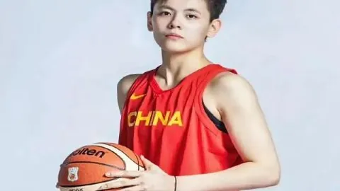 “令人咋舌！切尔西8000万英镑求购凯塞多，布赖顿刷新转会纪录遭拒”