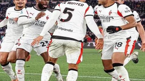 洛夫顿信心满满：全力支持多强队，冠军荣耀，我们志在必得！